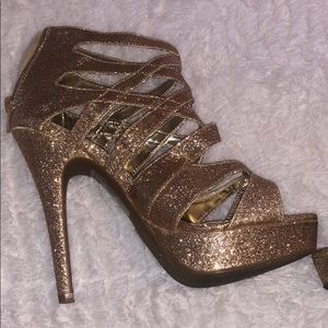 Gold size 7 Heels